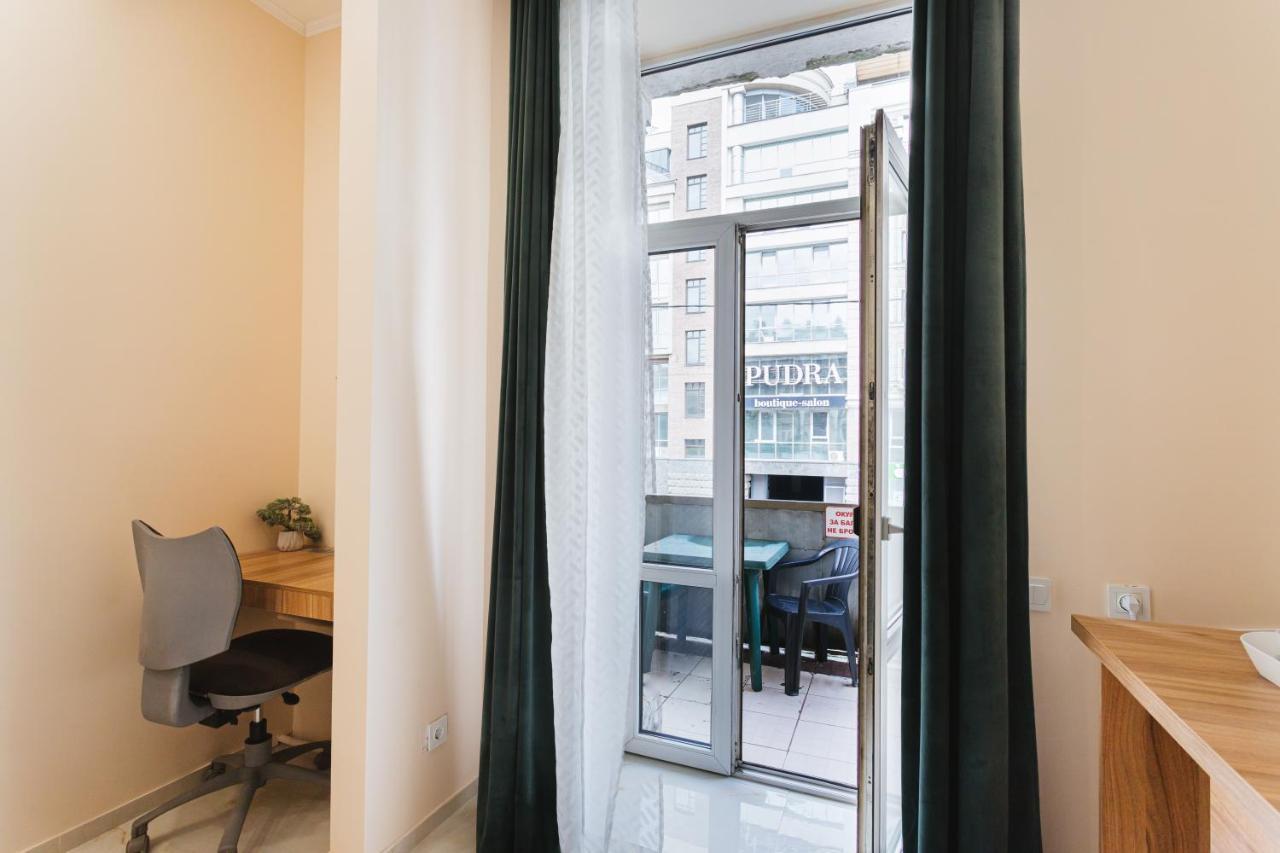 Mini Hotel Non-Stop เคียฟ ภายนอก รูปภาพ