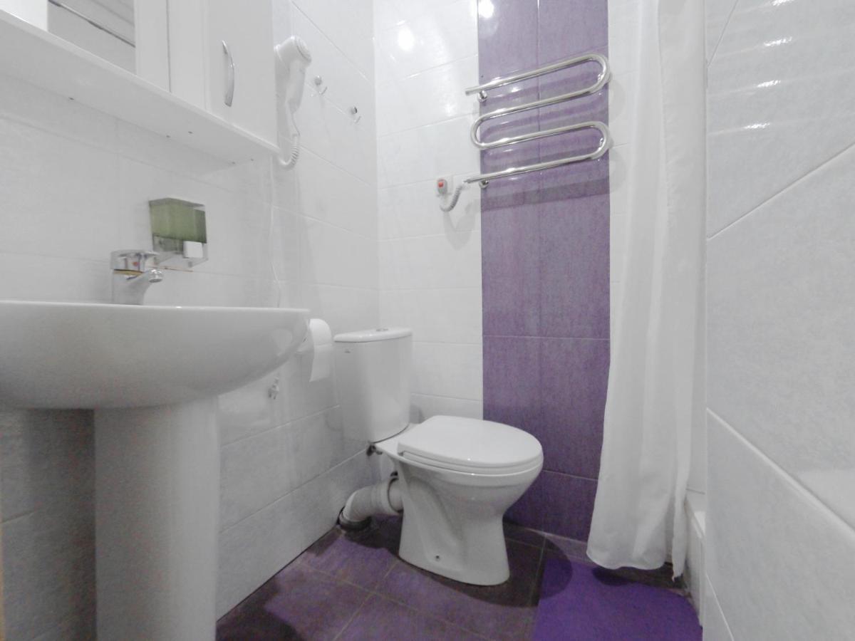 Mini Hotel Non-Stop เคียฟ ภายนอก รูปภาพ