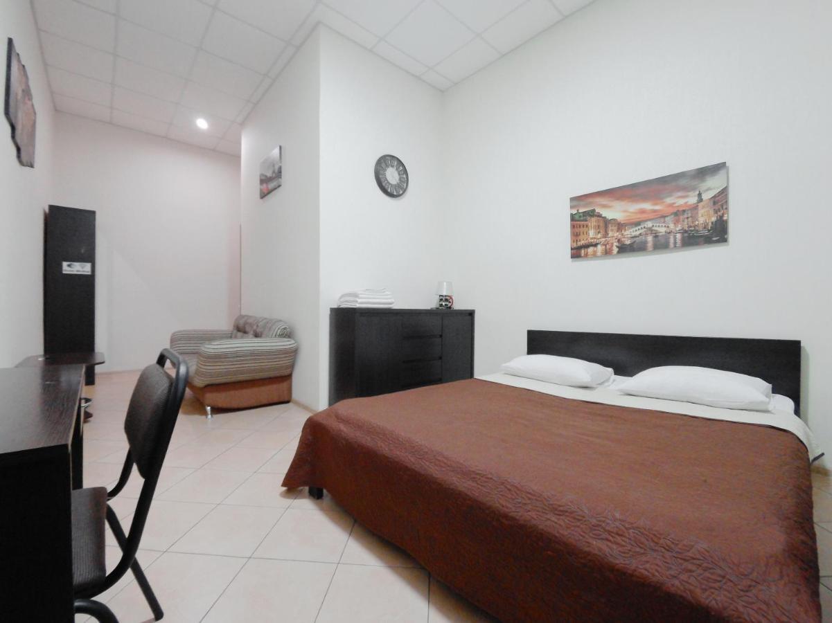 Mini Hotel Non-Stop เคียฟ ภายนอก รูปภาพ